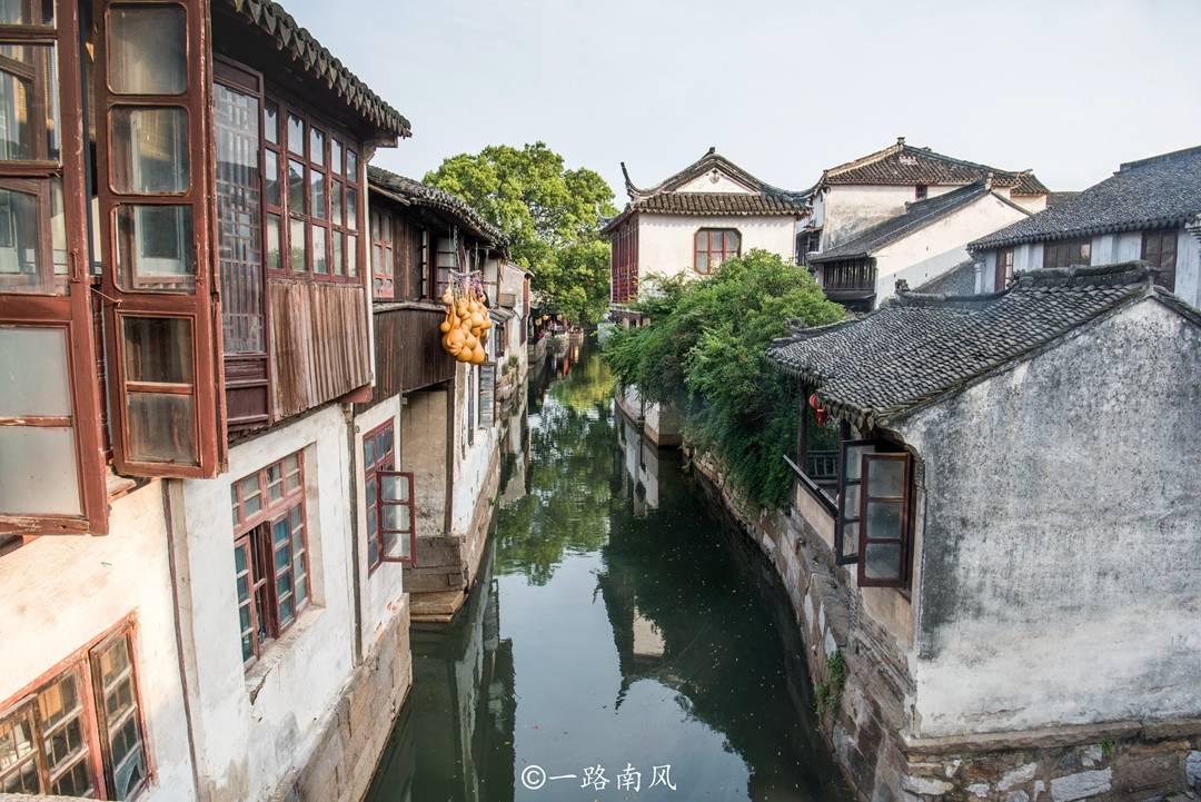 央视正式开播!24集抗战大剧来袭!阵容深厚,终于可以放心追剧